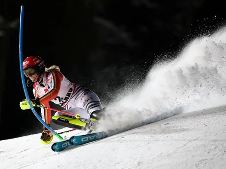 Lena Dürrová počas slalomu vo Flachau. 