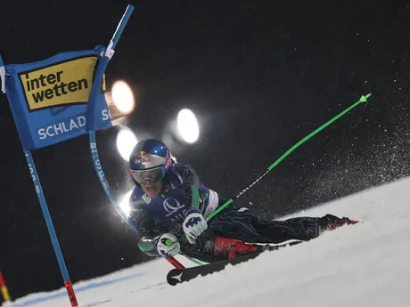 Lucas Pinheiro Braathen počas 1. kola obrovského slalomu v rakúskom stredisku Schladming. 