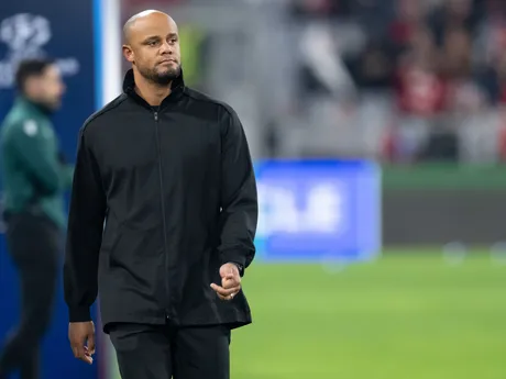 Tréner Bayernu Mníchov Vincent Kompany pred zápasom Ligy majstrov proti Slovanu Bratislava.