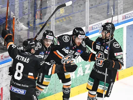 Gólová radosť hráčov Košíc počas zápasu 35. kola Tipos extraligy HC Košice - DOXXbet Vlci Žilina.