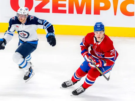 Juraj Slafkovský v zápase s Winnipegom