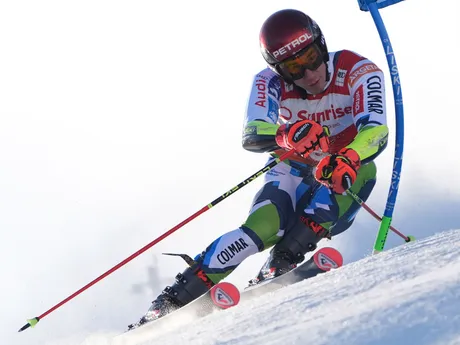 Slovinec Žan Kranjec v 1. kole obrovského slalomu vo švajčiarskom stredisku Adelboden.