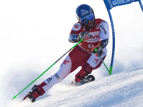 Rakúšan Marco Schwarz v 1. kole obrovského slalomu vo švajčiarskom stredisku Adelboden.