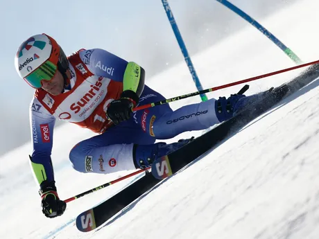 Talian Luca De Aliprandini v 1. kole obrovského slalomu vo švajčiarskom stredisku Adelboden.