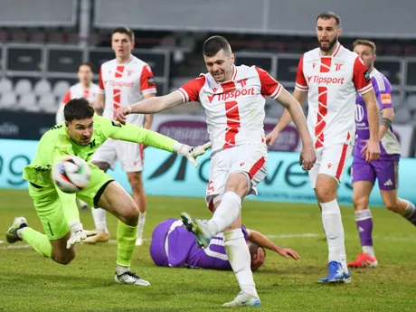 Sprava Lazar Stojsavljevič, Lukáš Skovajsa a brankár Andrija Katič (všetci Trenčín) počas 19. kola Niké ligy AS Trenčín - KFC Komárno.