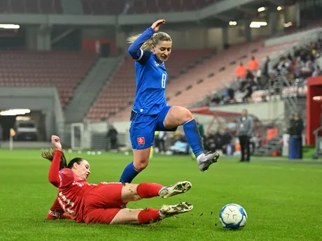 Klaudia Fabová a Claudia Chiperová počas zápasu 2. kola 1. skupiny C-divízie Ligy národov Slovensko - Moldavsko.