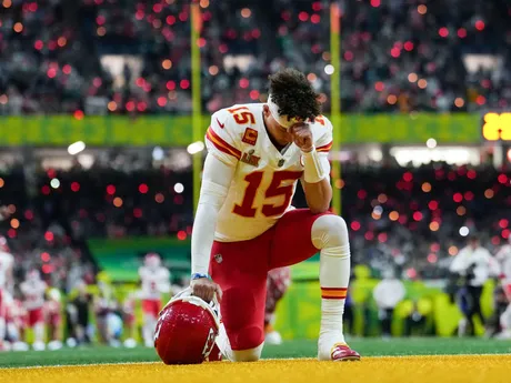 Quarterback tímu Kansas City Chiefs Patrick Mahomes pred štartom Super Bowlu 2025.