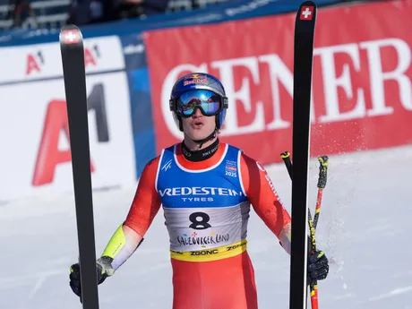 Švajčiar Marco Odermatt v cieli pretekov super-G na MS v zjazdovom lyžovaní v Saalbachu 2025.