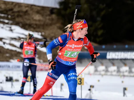 Paulína Bátovská Fialková počas štafety na MS v biatlone 2025.