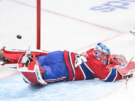 Jakub Dobeš inkasuje tretí gól v zápase Montreal Canadiens - Tampa Bay Lightning.