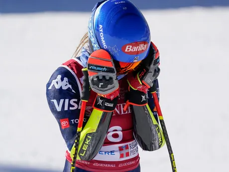 Mikaela Shiffrinová po nevydarenom obrovskom slalome v talianskom Sestriere 2025.