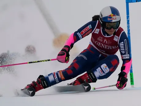 Chorvátka Zrinka Ljutičová v prvom kole obrovského slalomu v talianskom stredisku Sestriere.