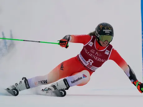 Švajčiarka Camille Rastová v prvom kole obrovského slalomu v talianskom stredisku Sestriere.