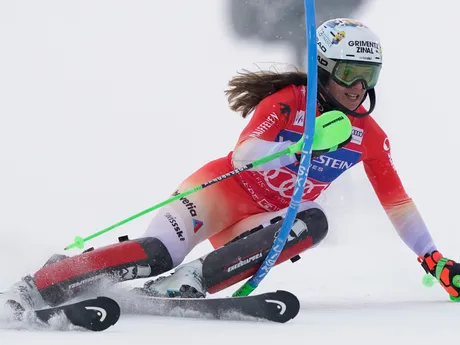 Švajčiarka Camille Rastová počas prvého kola slalomu Svetového pohára v talianskom stredisku Sestriere.