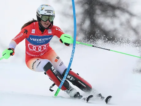 Švajčiarka Camille Rastová počas prvého kola slalomu Svetového pohára v talianskom stredisku Sestriere.