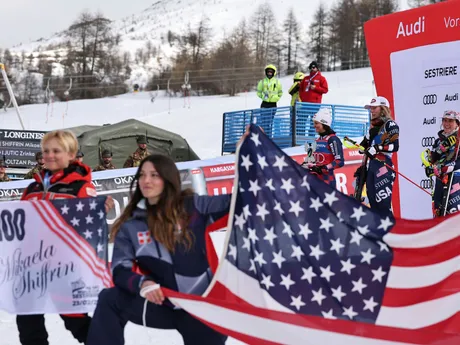 Mikaela Shiffrinová dosiahla vo Svetovom pohári métu 100 víťazstiev. 