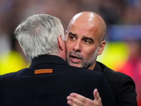 Pep Guardiola a Carlo Ancelotti pred odvetným zápasom Real Madrid - Manchester City v play-off o postup do osemfinále Ligy majstrov.