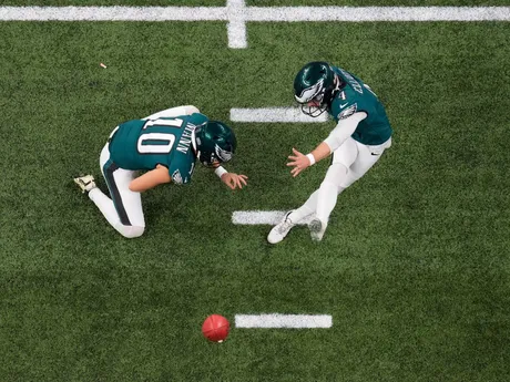 Kicker tímu Philadelphia Eagles Jake Elliott premieňa field goal v Super Bowle LIX.