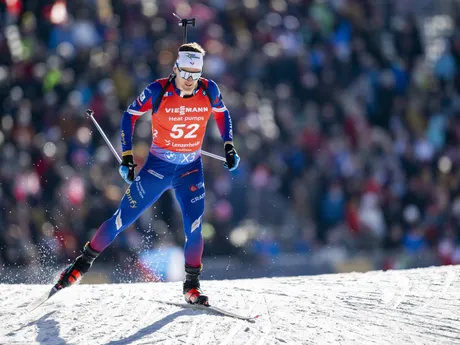 Francúz Fabien Claude počas šprintu na 10km na MS v biatlone 2025.