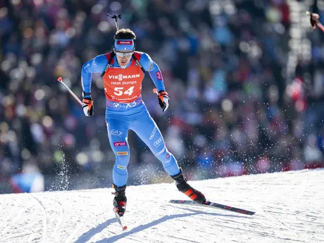 Talian Tommaso Giacomel počas šprintu na 10km na MS v biatlone 2025.