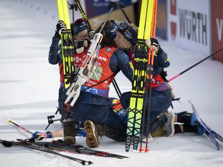 Tím Švédska v cieli štafety žien na 4x6 km na MS v biatlone vo švajčiarskom Lenzerheide.