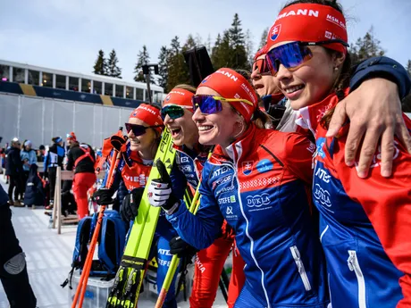 Úspešná slovenská ženská štafeta na MS v biatlone 2025.