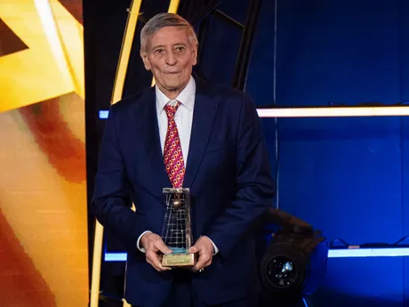 Do Sieňe slávy Slovenského futbalového zväzu (SFZ) pribudli Ján Geleta a Dušan Radolský. Na snímke Dušan Radolský počas odovzdávania ocenení na galavečeri Futbalista roka 2024.