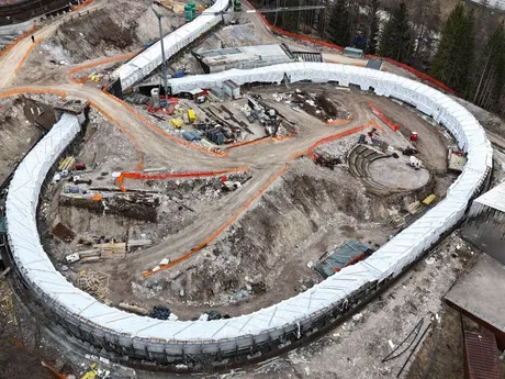 Testovanie olympijskej dráhy v Cortine d'Ampezzo. 