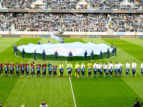 Nástup pred zápasom ŠK Slovan Bratislava - FC Spartak Trnava v 2. kole skupiny o titul v Niké lige.