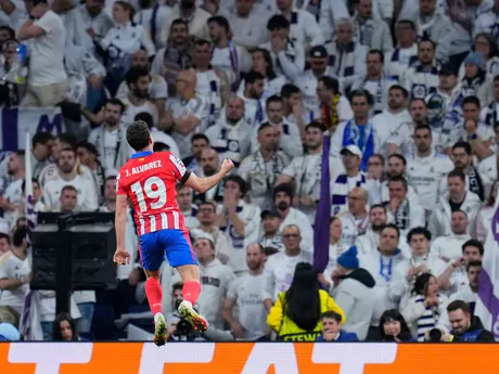 Hráč Atlética Julian Alvarez oslavuje vyrovnávajúci gól zápasu osemfinále Ligy majstrov: Real Madrid - Atlético Madrid.