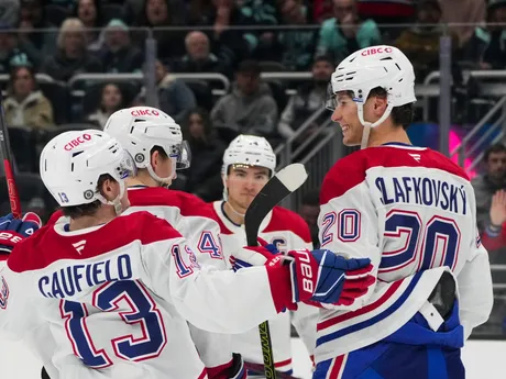 Juraj Slafkovský (20) oslavuje gól v zápase NHL: Seattle Kraken - Montreal Canadiens.