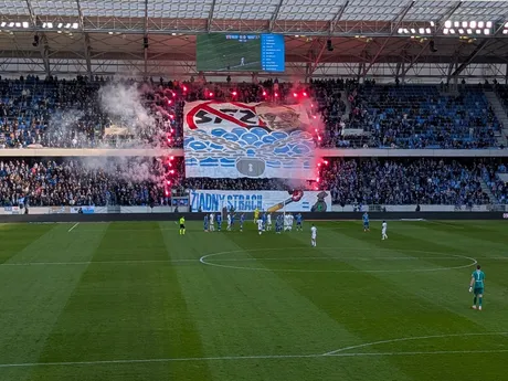 Choreo fanúšikov Slovana Bratislava v zápase proti Spartaku Trnava.