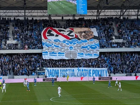 Choreo fanúšikov Slovana Bratislava v zápase proti Spartaku Trnava.