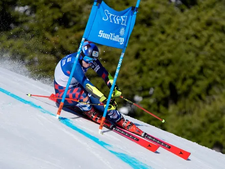 Filip Zubcic počas prvého kola obrovského slalomu v americkom stredisku Sun Valley.