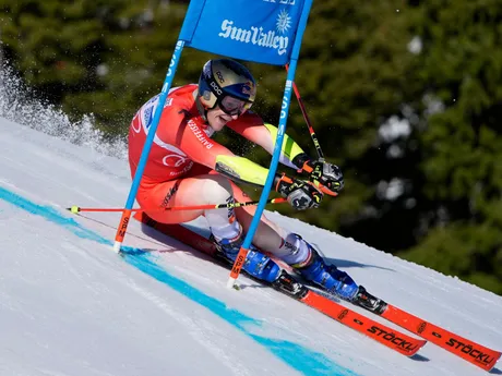 Marco Odermatt počas prvého kola obrovského slalomu v americkom stredisku Sun Valley.