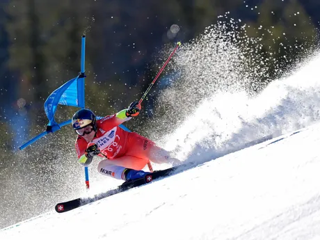 Marco Odermatt počas prvého kola obrovského slalomu v americkom stredisku Sun Valley.