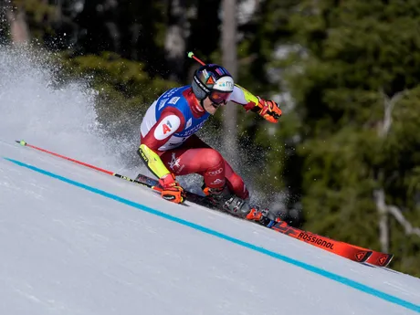 Patrick Feurstein počas prvého kola obrovského slalomu v americkom stredisku Sun Valley.