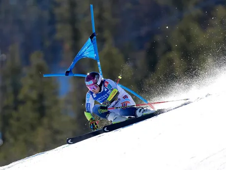 Atle Lie Mcgrath počas prvého kola obrovského slalomu v americkom stredisku Sun Valley.