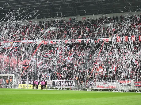 Fanúšikovia Spartaka počas odvety semifinále Slovenského pohára FC Spartak Trnava - ŠK Slovan Bratislava.
