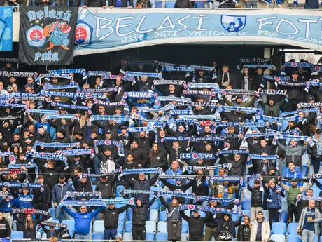 Fanúšikovia Slovana počas duelu ŠK Slovan Bratislava - FC Spartak Trnava v 1. zápase semifinále Slovnaft Cupu.