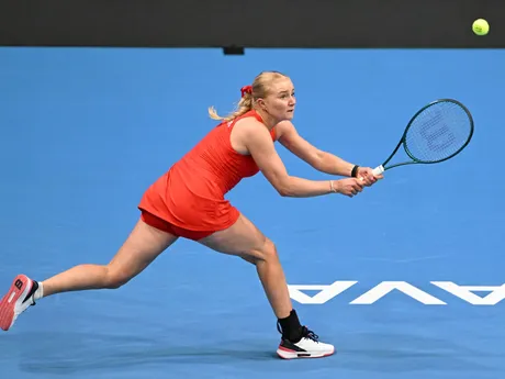 Na snímke dánska tenistka Rebecca Munková Mortensenová odvracia úder domácej Slovenky Viktórie Hrunčákovej v úvodnej dvojhre duelu Slovensko - Dánsko v kvalifikačnej C-skupine o postup na finálový turnaj Pohára Billie Jean Kingovej . V Bratislave, 11. apríla 2025. FOTO TASR - Michal Svítok


- Slovensko 
- šport
- tenis
- ženy
- kvalifikácia
- skupina
- C
- Pohár
- Billie
- Jean
- Kingová
- PBJK
- Dánsko
- Bratislava
- BAX