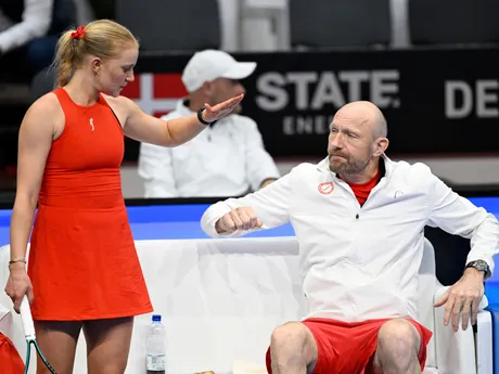 dánska tenistka Rebecca Munková Mortensenová a kapitán Dánska Jens Anker Andersen