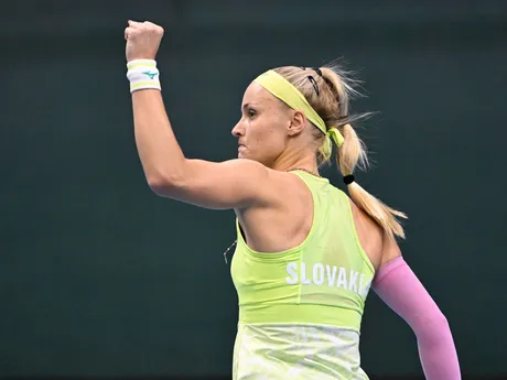  slovenská tenistka Rebecca Šramková sa teší po víťaznej výmene proti Johanne Christine Svendsenovej z Dánska