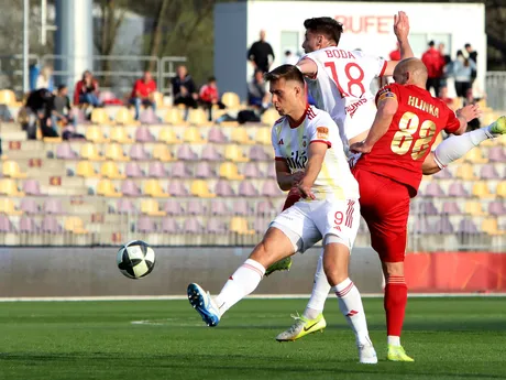 Na snímke David Huf (Ružomberok) počas odvety semifinále Slovnaft Cupu MFK Dukla Banská Bystrica - MFK Ružomberok.