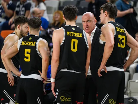 Na snímke druhý zľava tréner Interu Bratislava Aramis Naglič počas zápasu o 3. miesto Glasora Final Four Severoeurópskej ligy (ENBL) Inter Bratislava - Džiki Varšava.