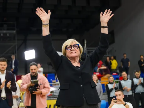 Trénerka USK Praha Natália Hejková sa lúči po zisku majstrovského titulu po treťom finálovom zápase play off českej ženskej basketbalovej ligy USK Praha - BK Žabiny Brno.