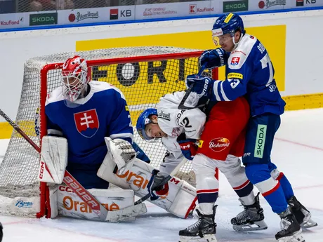 Patrik Rybár, Kristian Reichel (Česko) a Andrej Golian (Slovensko) v odvetnom prípravnom zápase.