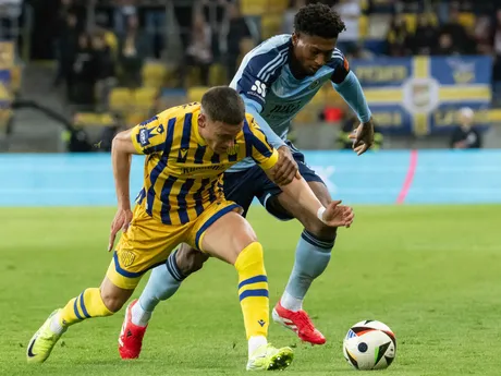  sprava Rash Rahim Ibrahim (Slovan) a Damir Redic (DAC) 