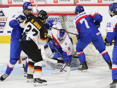 Momentka zo zápasu Slovensko - Nemecko vo štvrťfinále MS v hokeji do 18 rokov 2025.