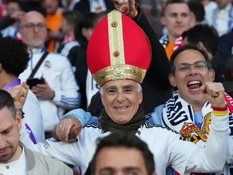 Fanúšikovia počas štvrťfinálového zápasu Ligy majstrov FC Arsenal - Real Madrid.